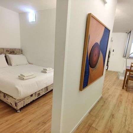 Central Stay Tlv Beachfront تل أبيب الغرفة الصورة